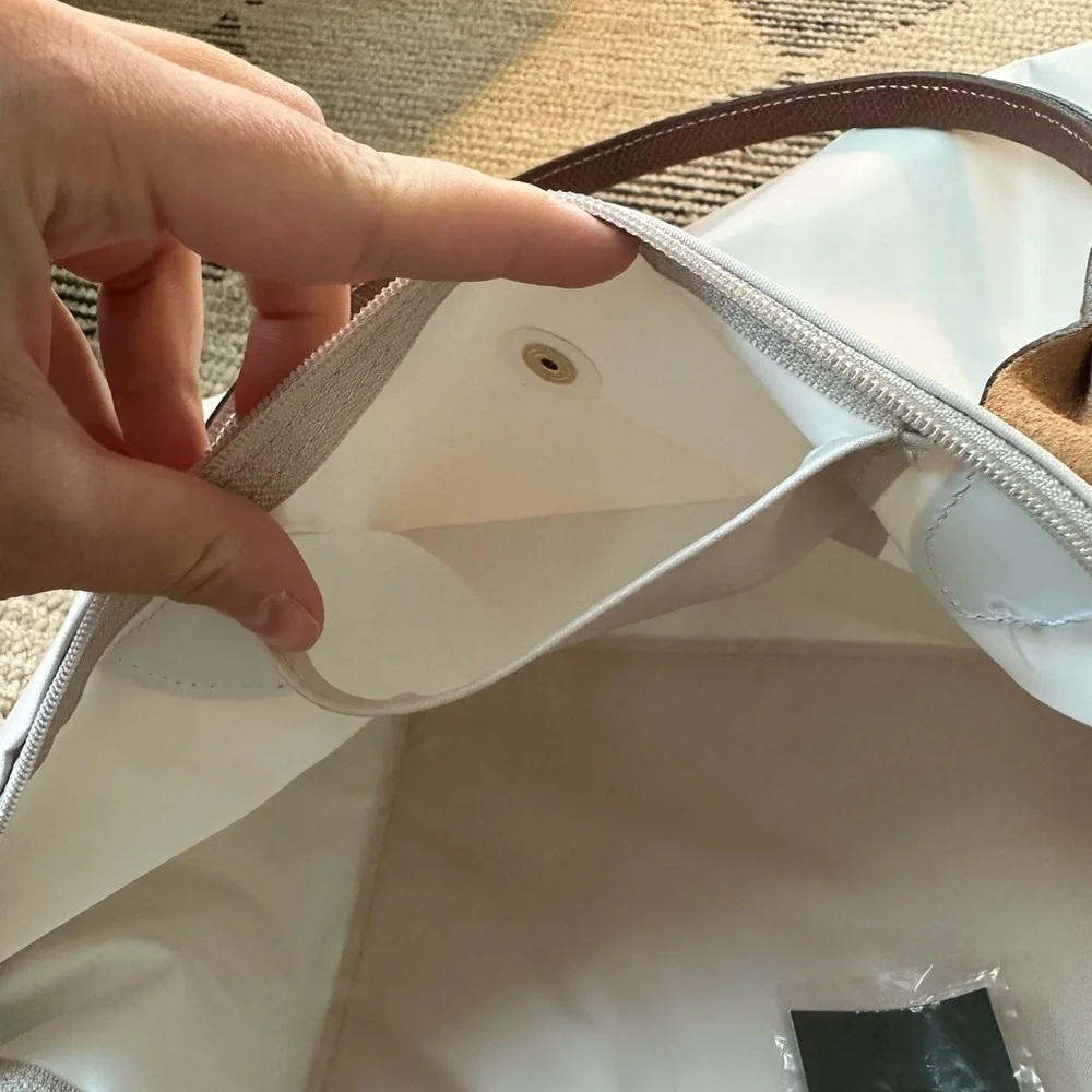 Longchamp Le Pliage Tote - Picture 13 of 14